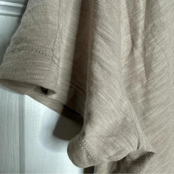 Black  Bow T-Shirt V-Neck Greyish Brown Size Large - Picture 2 of 16